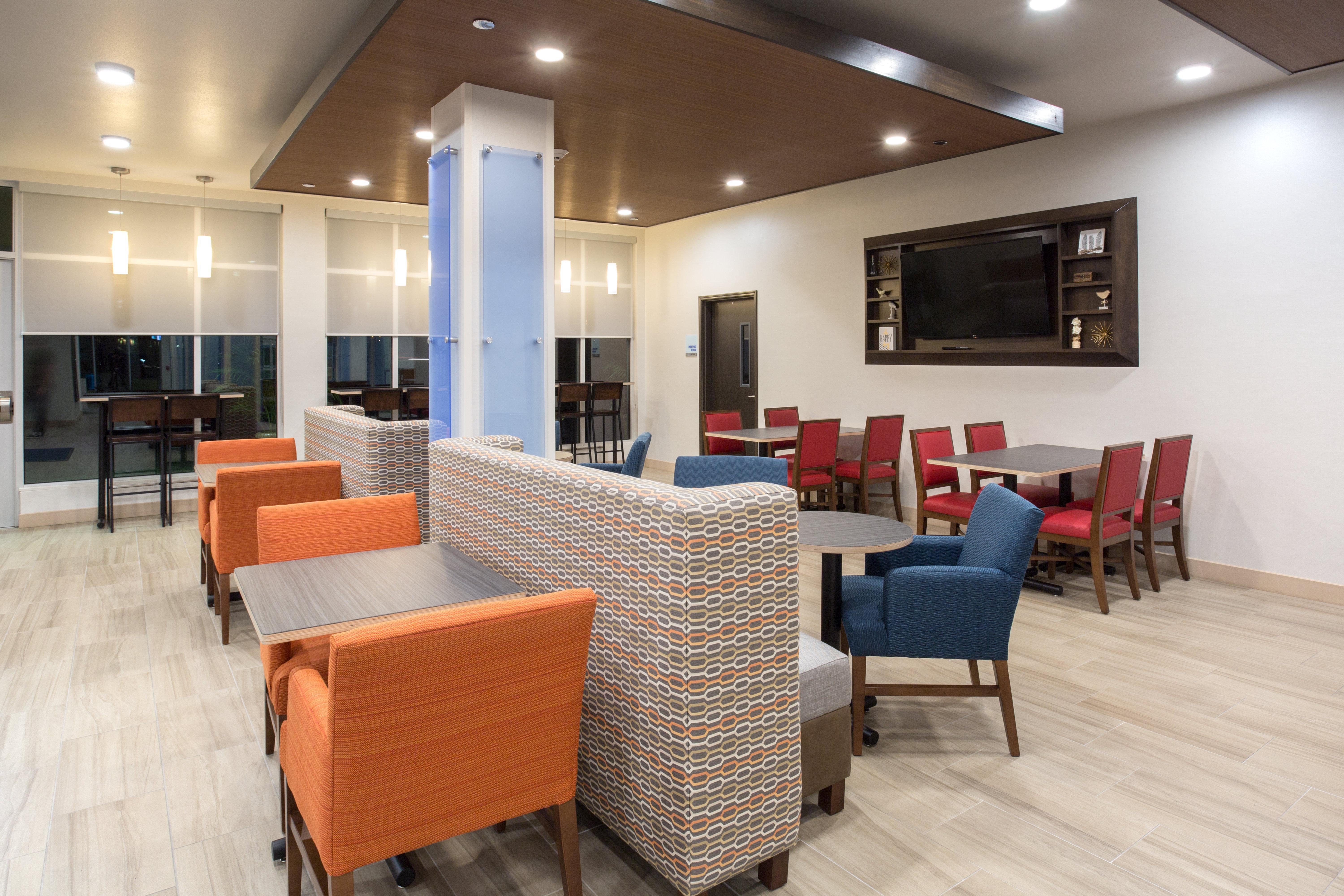 Holiday Inn Express & Suites Lincoln I - 80 By Ihg Exteriér fotografie